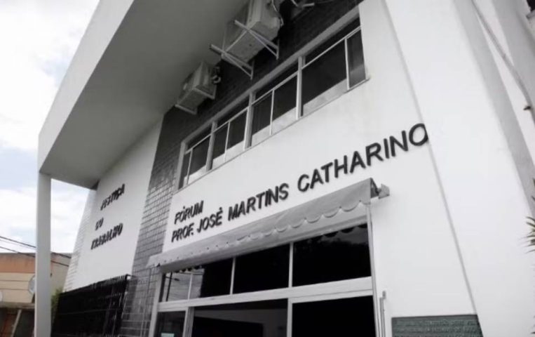 Justiça do Trabalho em Feira de Santana em condena família a indenizar mulher mantida em trabalho análogo ao escravo