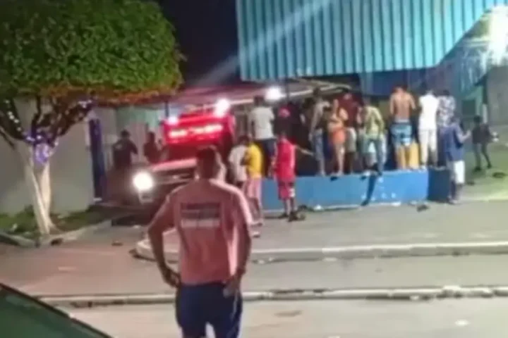 Atirador abre fogo em bar e mata duas pessoas em festa de réveillon na Bahia