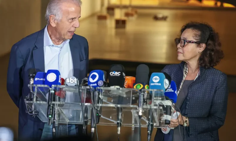 Ataques dos Estados Unidos levam 100 brasileiros a deixar Venezuela pela fronteira com Roraima