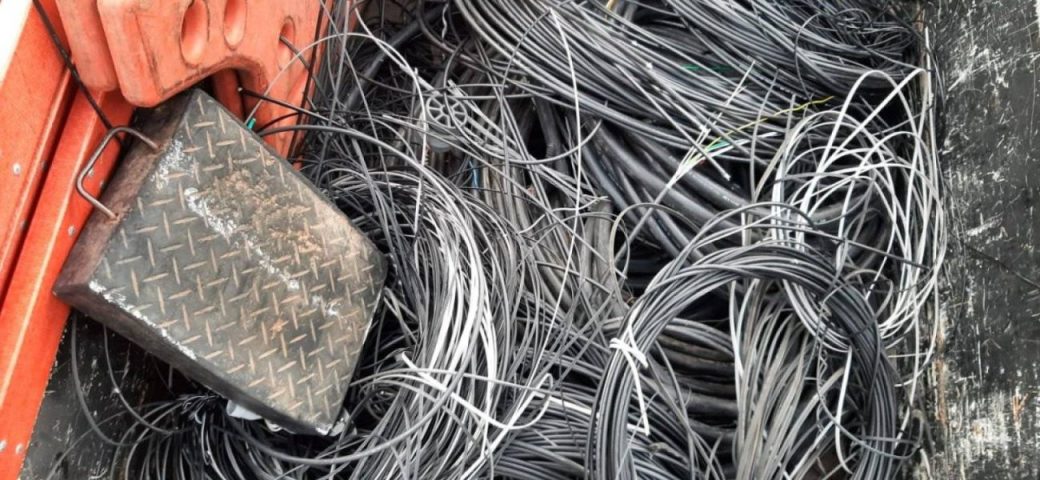 Operação Gatonet retira 50 toneladas de cabos irregulares na Bahia