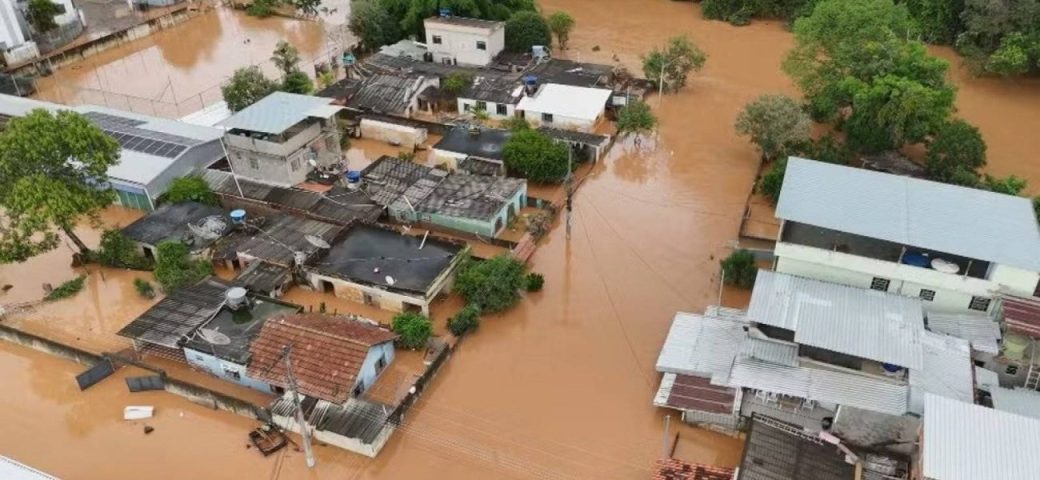 Sobe para 64 número de mortos após trágicas chuvas em Minas Gerais