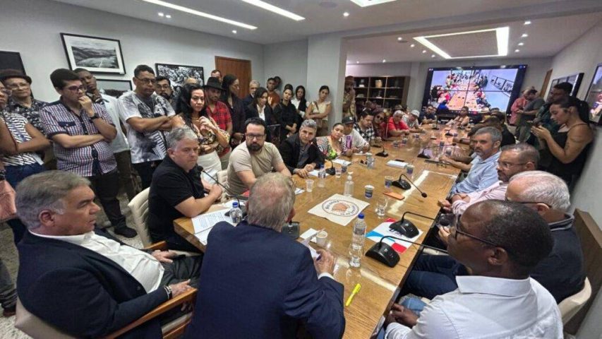 Municípios da Bahia recebem forrozeiros e debatem valorização de artistas locais nas festas juninas