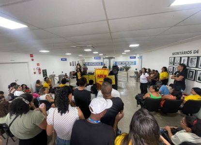 Professores da rede municipal de Feira de Santana paralisam atividades nesta terça, 24; Secretaria contesta categoria