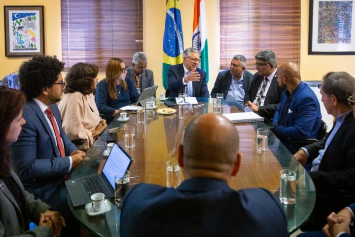 Acordo entre farmacêuticas da Bahia e Índia permite fabricação de medicamento contra câncer no estado