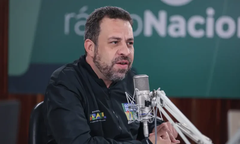 Acabar com a escala 6×1 é prioridade do governo federal, afirma ministro Guilherme Boulos