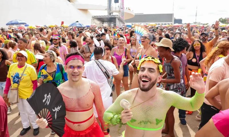 Folião deve gastar R$ 700 no Carnaval de Salvador, afirma pesquisa