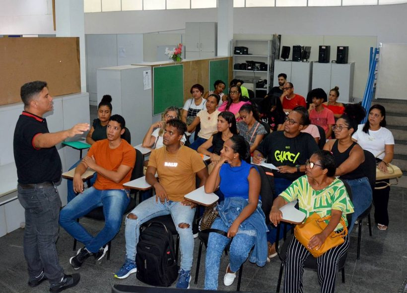 Casa do Trabalhador em Feira de Santana oferece 370 vagas em mutirão de cursos profissionalizantes