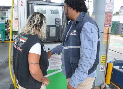 Desoneração do diesel é alvo de operação do Procon em postos de revenda de combustível em Feira de Santana