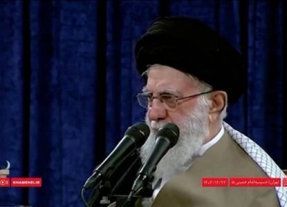 Irã confirma morte do líder supremo Ali Khamenei