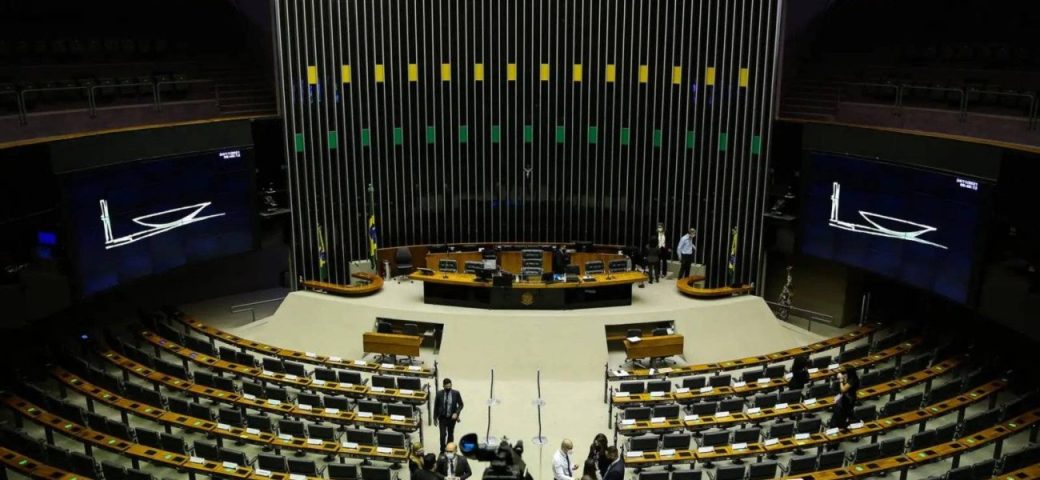 Entre homenagens e silêncio: maioria da bancada baiana evita debate sobre feminicídio no 8 de março