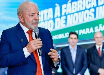 Lula anuncia novo nome para Ministério da Educação após saída de Camilo Santana