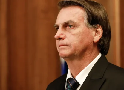 Jair Bolsonaro passa mal e é levado para hospital em Brasília
