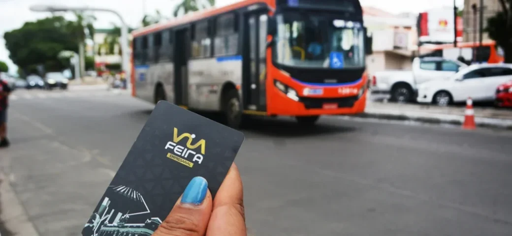 Estudantes de Feira de Santana devem revalidar cartão Via Feira até esta terça, 31
