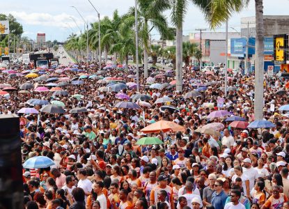 Católicos de Feira de Santana e região demonstram fé em um dos pontos altos da Quaresma: a Caminhada do Perdão