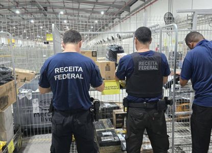 Em Feira de Santana, fiscais da Receita Federal combatem comércio de produtos contrabandeados