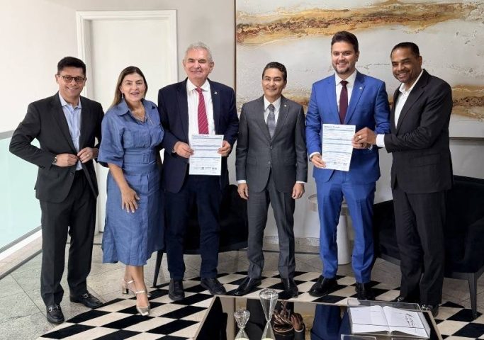 Angelo Coronel se filia a partido de oposição e mira reeleição ao Senado