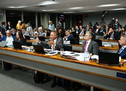 CPMI do INSS rejeita relatório final e termina sem consenso no Congresso