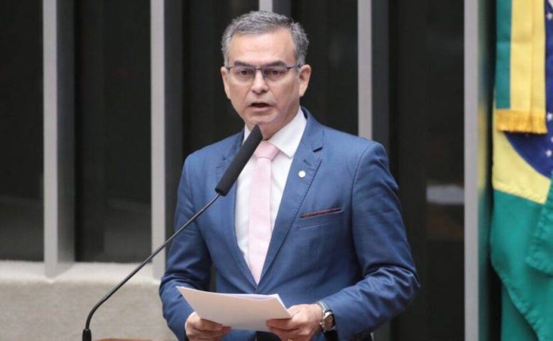 Comissão da Câmara dos Deputados aprova criação de adicional de 30% para profissionais de saúde em áreas de risco