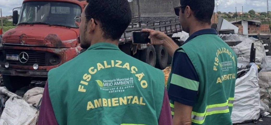 Queima clandestina de pneus em área protegida é alvo de operação em Feira de Santana
