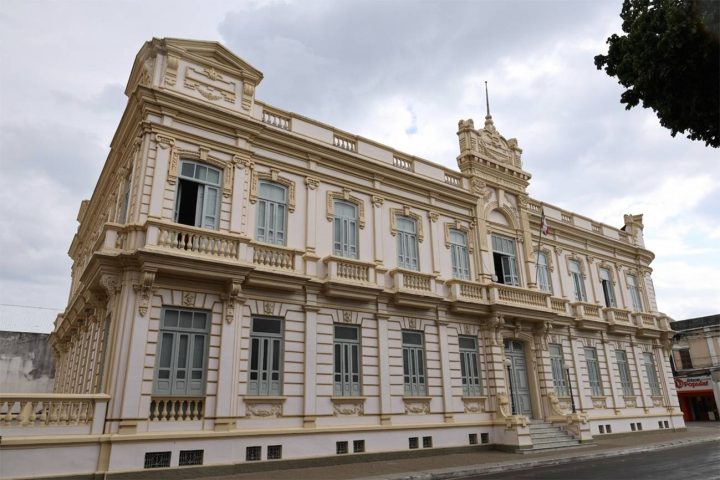 Prefeitura de Feira de Santana e Governo da Bahia decretam ponto facultativo na próxima segunda, 20