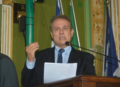 Vereador de Salvador protocola projeto de lei para que mulheres possam ter spray de pimenta