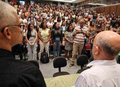 261 aprovados em seleção via REDA para rede municipal tomam posse em Feira de Santana