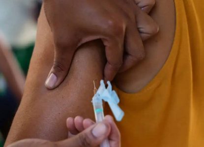 Bahia recebe nova remessa de vacinas contra Covid-19