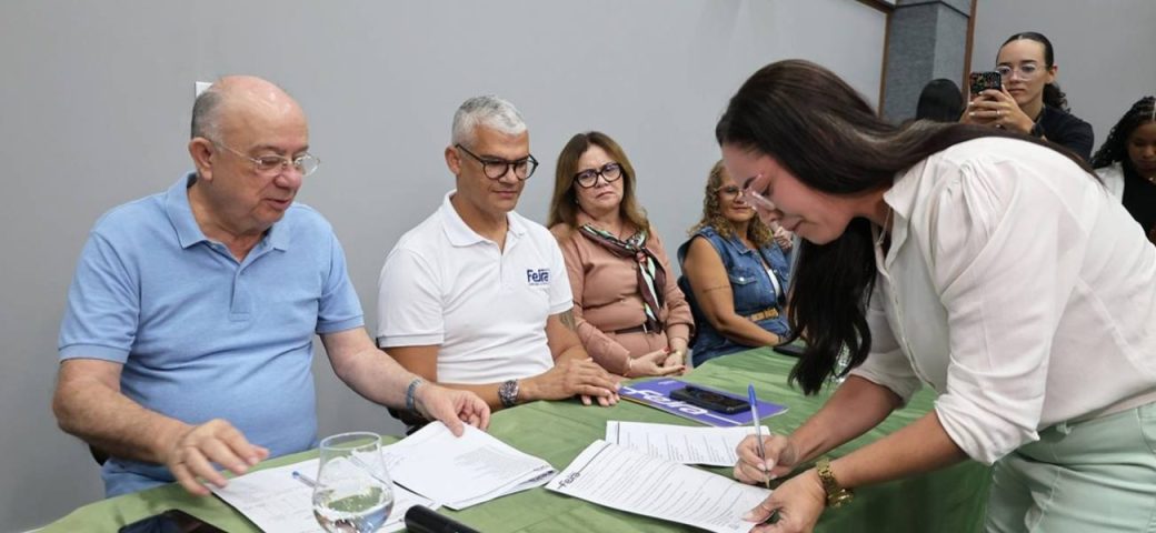 Mais 189 novos professores são empossados na rede municipal de Feira de Santana