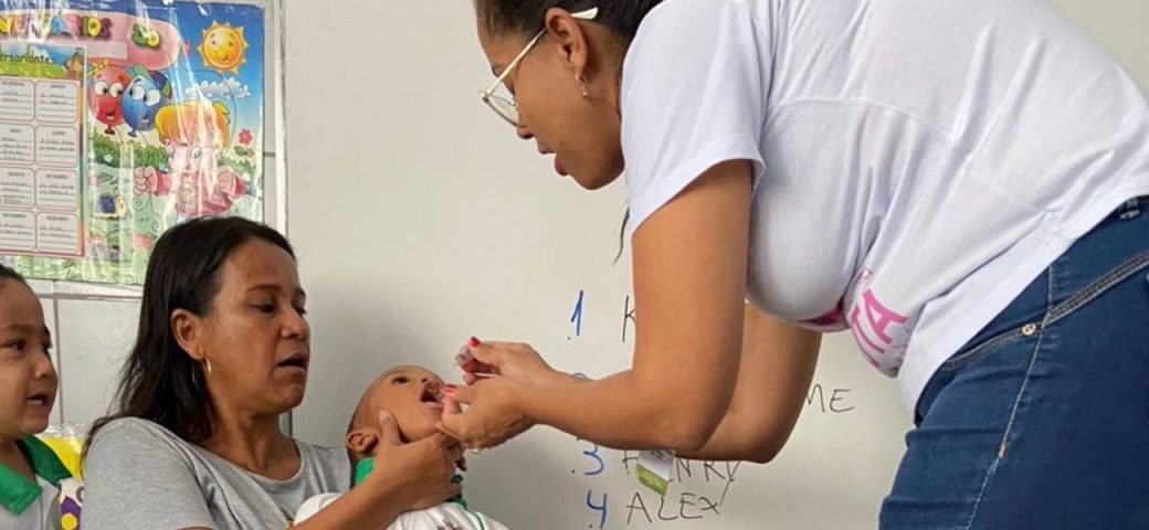 Saúde intensifica atualização da caderneta de vacinação em escolas da rede pública de Feira de Santana