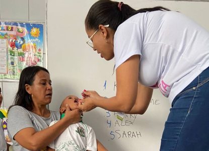 Saúde intensifica atualização da caderneta de vacinação em escolas da rede pública de Feira de Santana