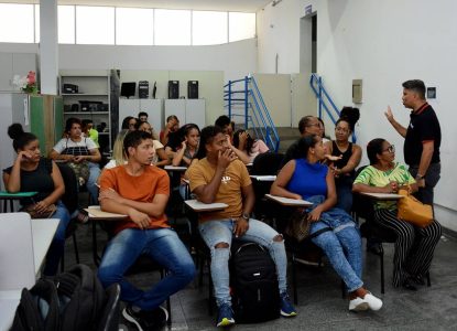 Casa do Trabalhador de Feira de Santana realiza mutirão com vagas de estágio e Jovem Aprendiz