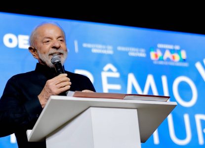 Lula volta a Brasília após procedimentos médicos em São Paulo