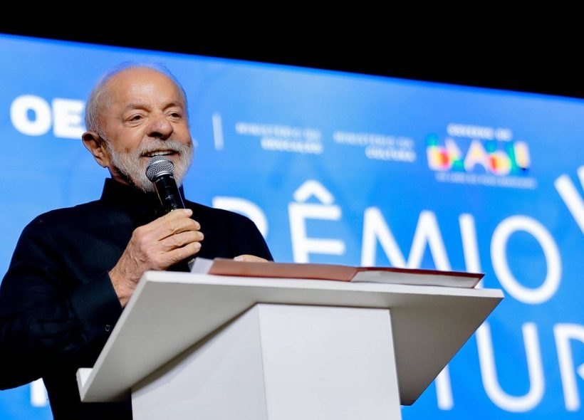 Lula volta a Brasília após procedimentos médicos em São Paulo