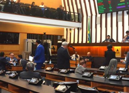 Assembleia Legislativa aprova nome de Carlos Pitta para teatro do Centro de Convenções de Feira de Santana