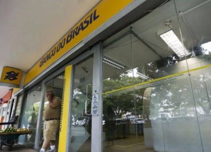Feriado do Dia do Trabalhador altera funcionamento de serviços de correios e bancos