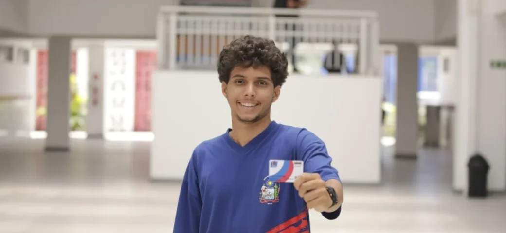 Governo da Bahia paga parcela do Bolsa Presença para mais de 368 mil estudantes nesta quarta, 15