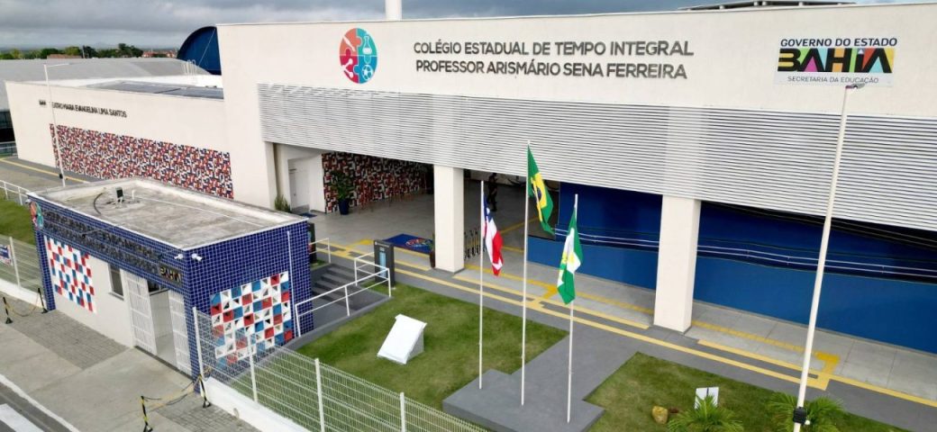 Governo do Estado entrega escola de tempo integral e anuncia série de investimentos em Ipirá