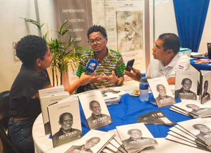 Escritor quilombola, prefeito de cidade baiana lança livro na Bienal em Salvador