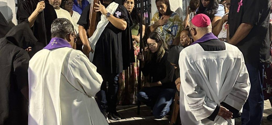 Centenária Procissão do Fogaréu em Feira de Santana revive últimas horas de Jesus Cristo