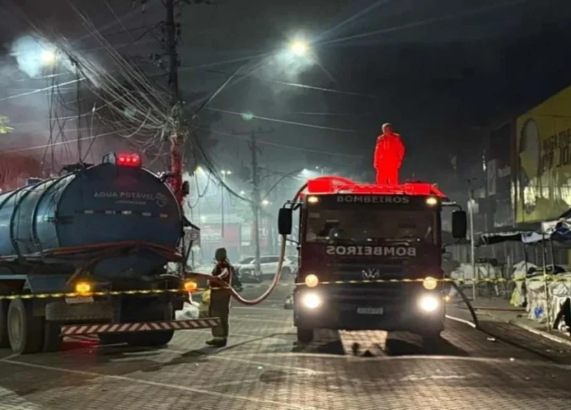 Incêndio atinge loja de eletrodomésticos no centro de Feira de Santana