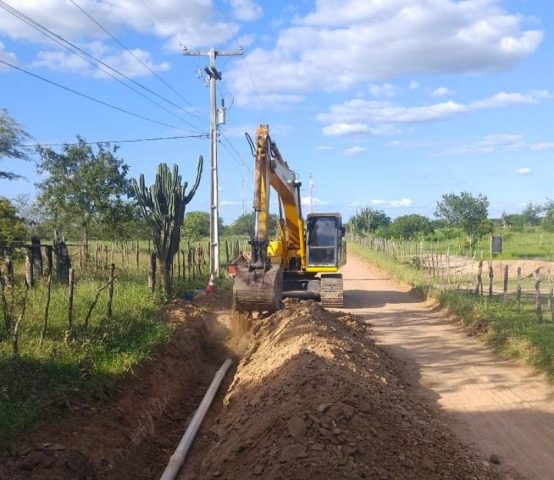 Nova adutora proporcionará segurança hídrica para população de Nova Fátima e Pé de Serra  