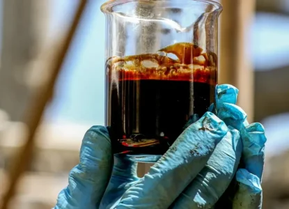 Petróleo despenca mais de 15% após trégua entre Estados Unidos e Irã