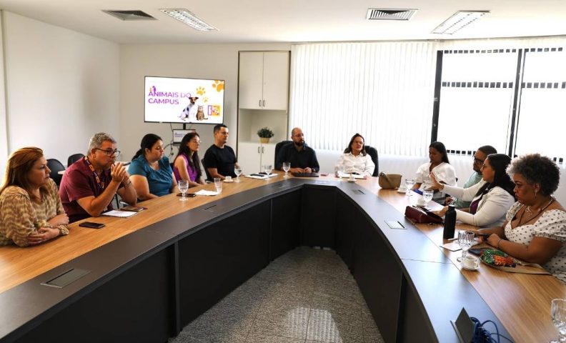 UEFS busca parceria com Prefeitura de Feira de Santana para enfrentar abandono de animais no campus