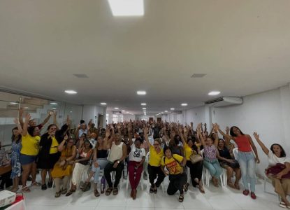 Professores da rede municipal em Feira de Santana paralisam atividades nesta quinta, 23