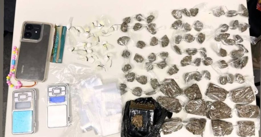 Mulher é presa em flagrante com drogas em Feira de Santana; dois suspeitos conseguiram fugir