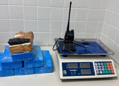 Policiais da 67ª CIPM retiram quase 10kg de drogas de circulação no bairro Olhos D’Água, em Feira de Santana