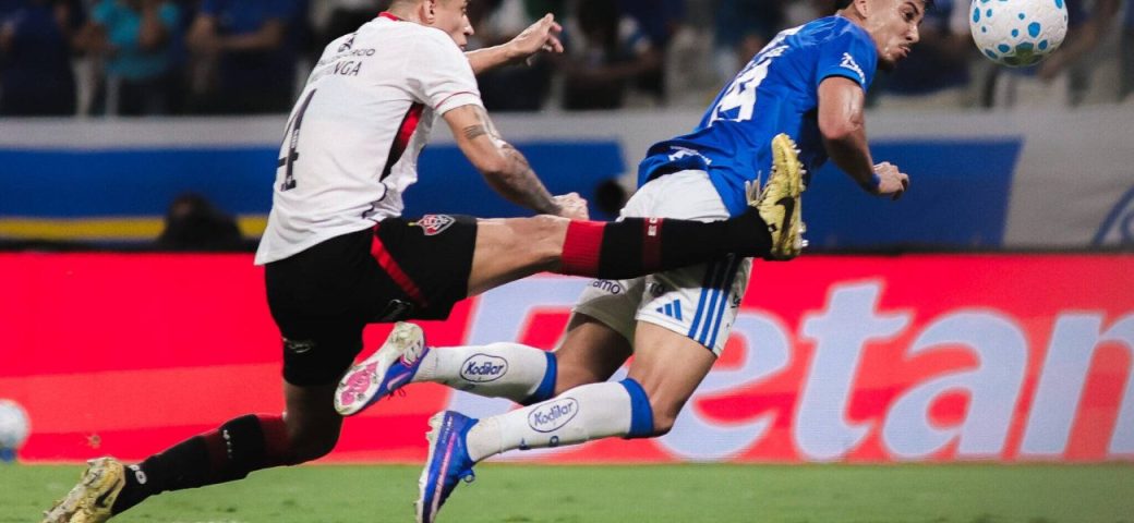 Vitória é atropelado pelo Cruzeiro e segue sem vencer fora de casa no Brasileirão 2026