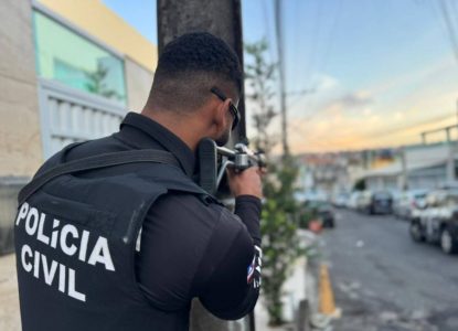 Polícia cumpre mandado de prisão por homicídio em Feira de Santana