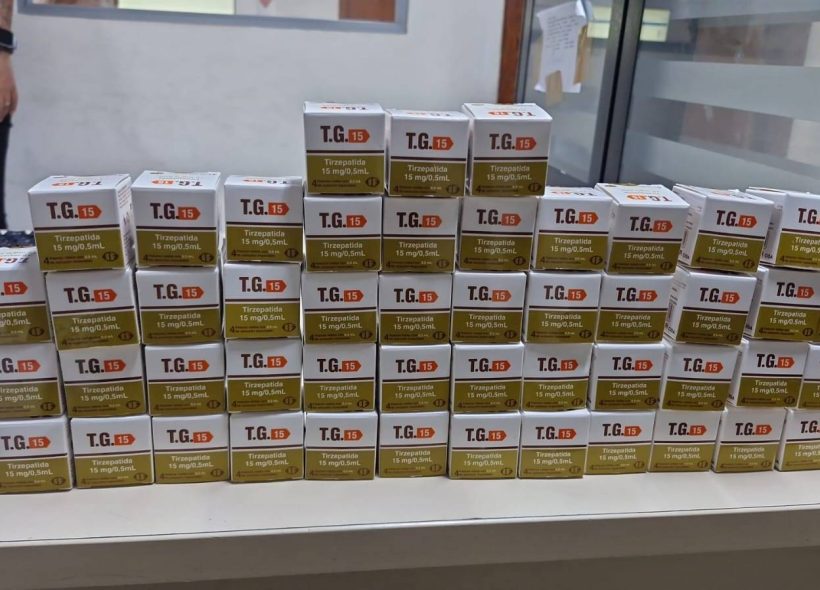 PRF apreende 200 ampolas de medicamento emagrecedor na BR-116; passageiro ainda estava com drogas