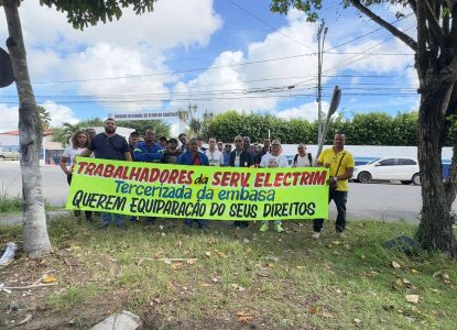 Terceirizados que prestam serviço à Embasa paralisam atividades e cobram reajuste no vale alimentação